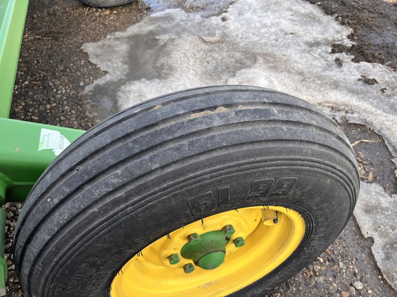 2021 John Deere 520 - Photo10