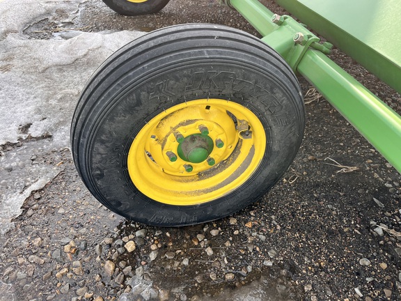 2021 John Deere 520 - Photo11