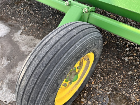 2021 John Deere 520 - Photo12