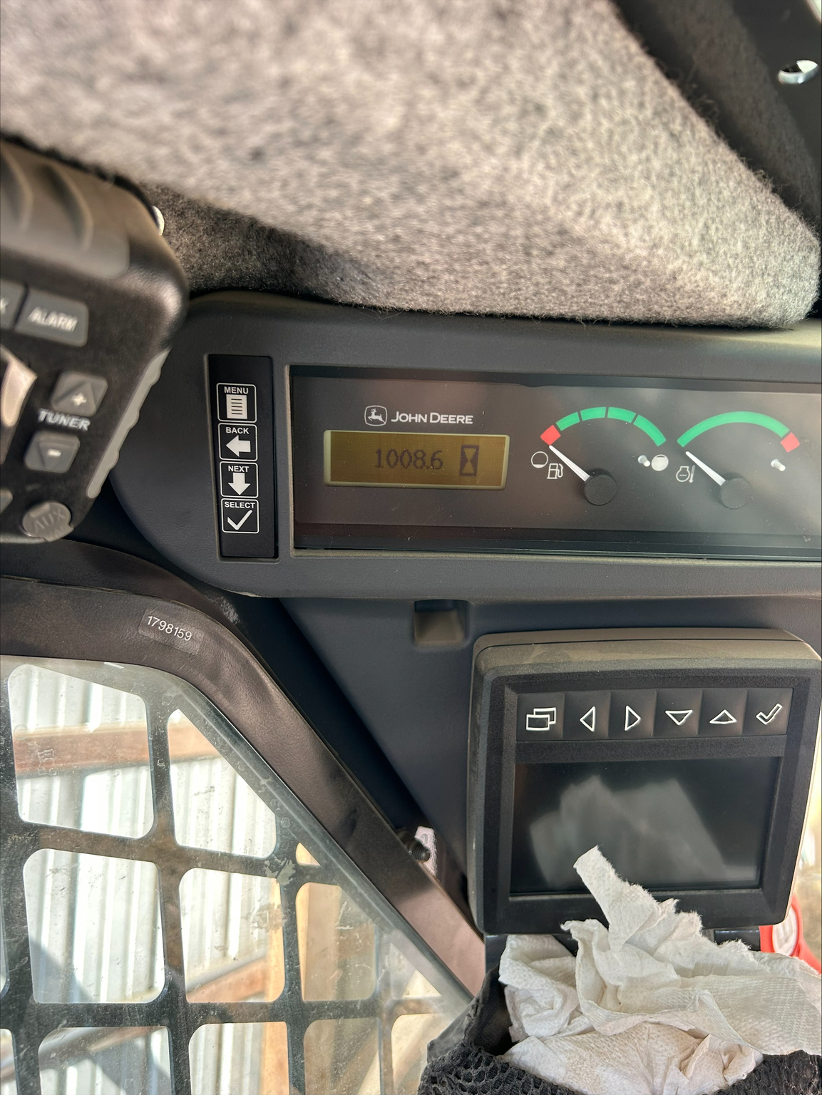 2023 John Deere 325G Image 3