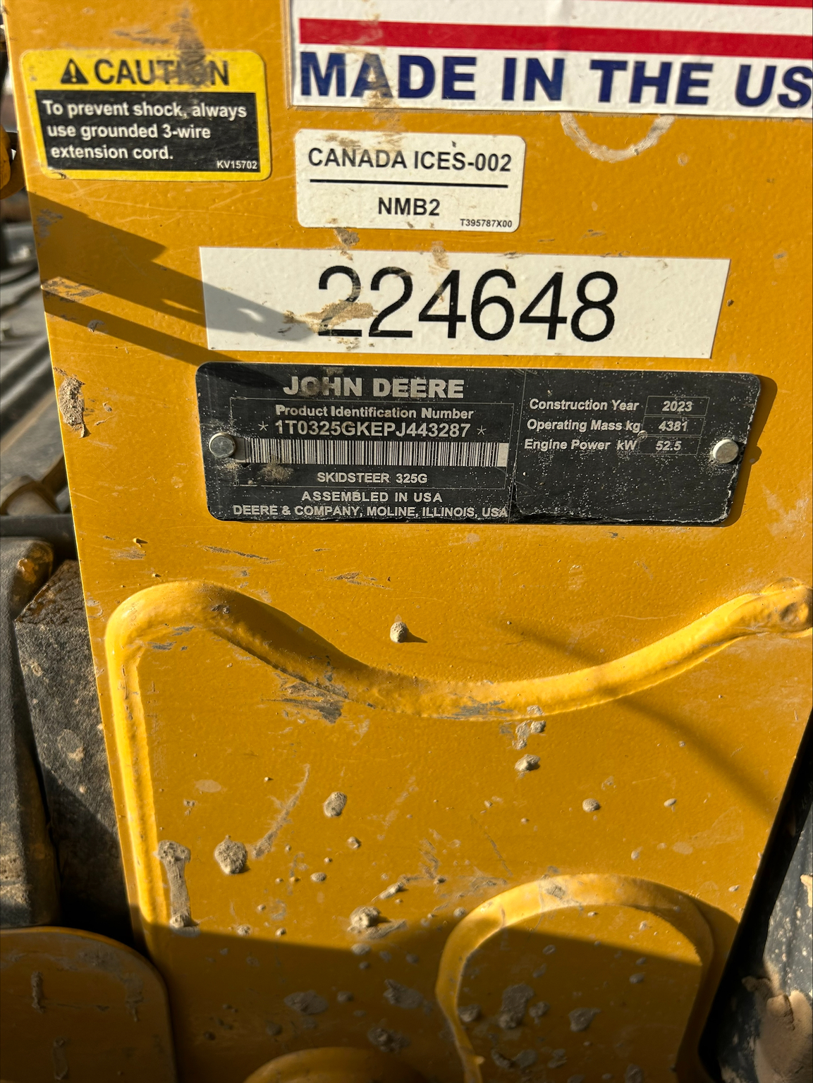 2023 John Deere 325G Image 4