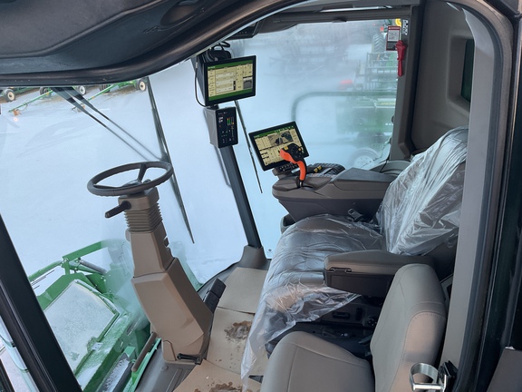 Used 2025 John Deere S7 800 Combines at Horizon Ag & Turf in Westlock, AB - Photo22