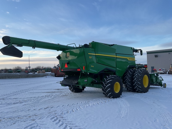 Used 2025 John Deere S7 800 Combines at Horizon Ag & Turf in Westlock, AB - Photo6