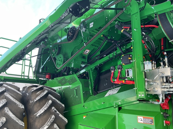 Used 2025 John Deere S7 800 Combines at Horizon Ag & Turf in Westlock, AB - Photo10