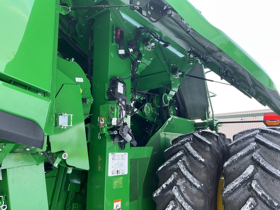 Used 2025 John Deere S7 800 Combines at Horizon Ag & Turf in Westlock, AB - Photo13