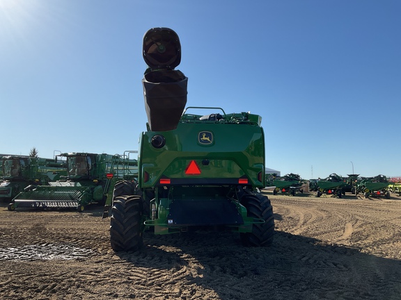 Used 2025 John Deere S7 800 Combines at Horizon Ag & Turf in Westlock, AB - Photo5