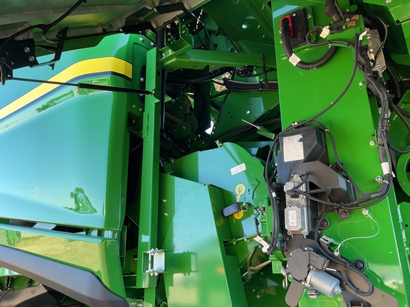 Used 2025 John Deere S7 800 Combines at Horizon Ag & Turf in Westlock, AB - Photo18