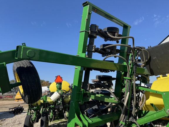 Photo of 2008 John Deere 1990