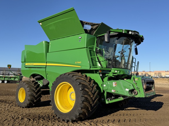  John Deere S790