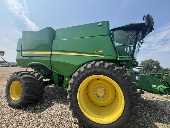  John Deere S790