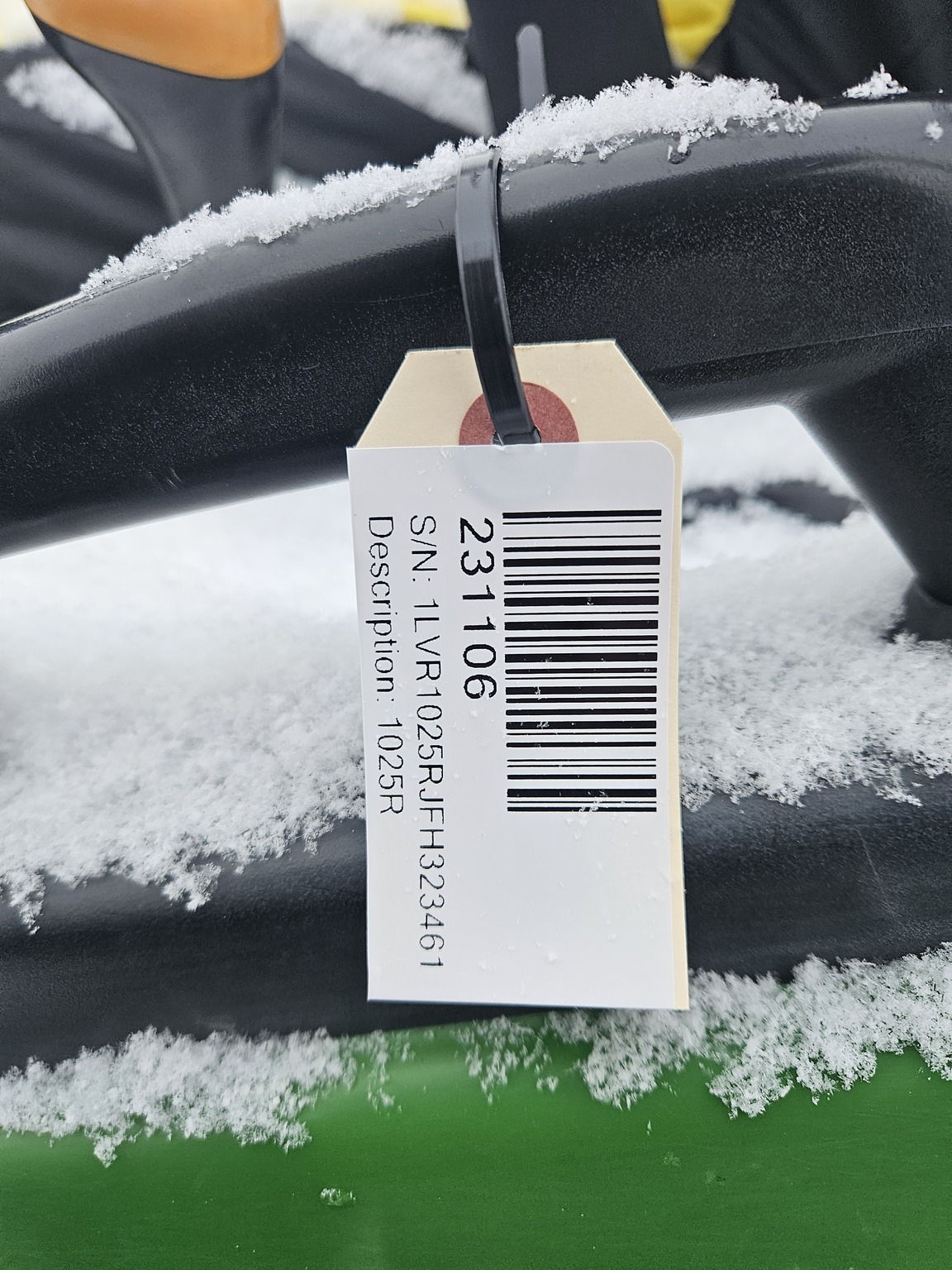 2015 John Deere 1025R Image 6