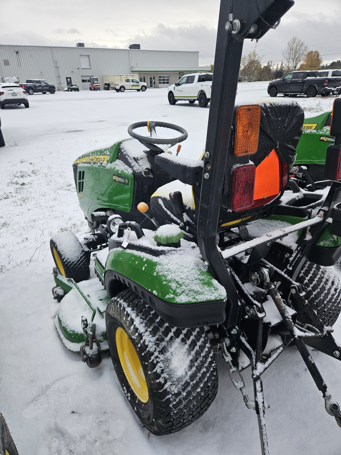 2015 John Deere 1025R Image 3