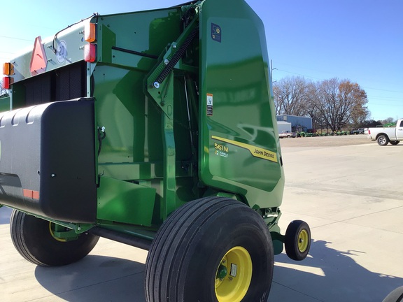 2025 John Deere 561M - Photo4
