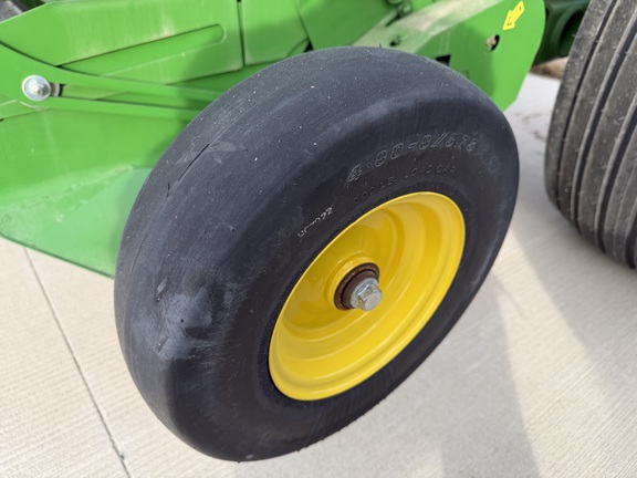 2025 John Deere 561M - Photo10