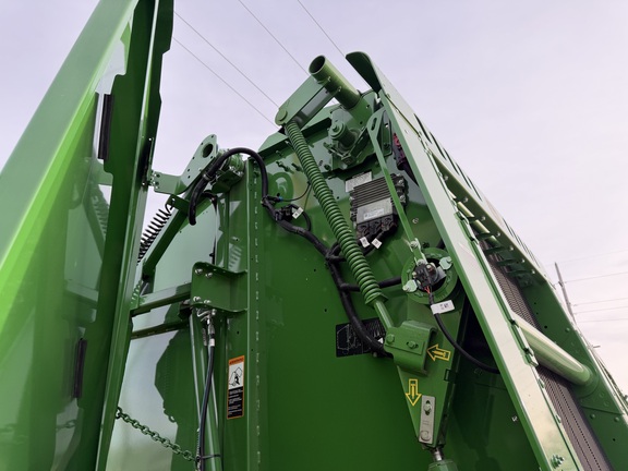 2025 John Deere 561M - Photo26