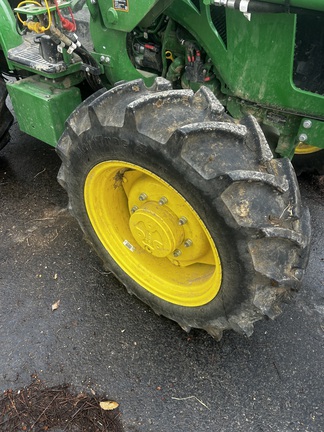 Photo of 2024 John Deere 5067E
