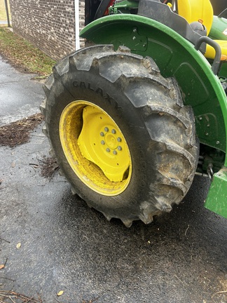 Photo of 2024 John Deere 5067E