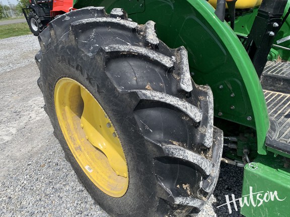 Photo of 2024 John Deere 5067E