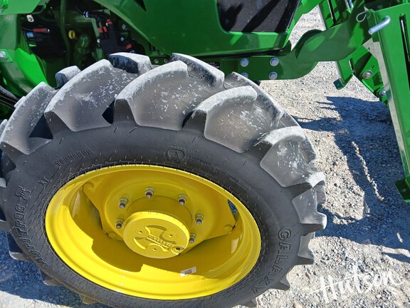 Photo of 2024 John Deere 5067E