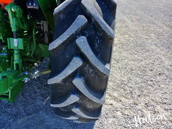 Photo of 2024 John Deere 5067E
