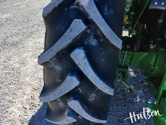 Photo of 2024 John Deere 5067E
