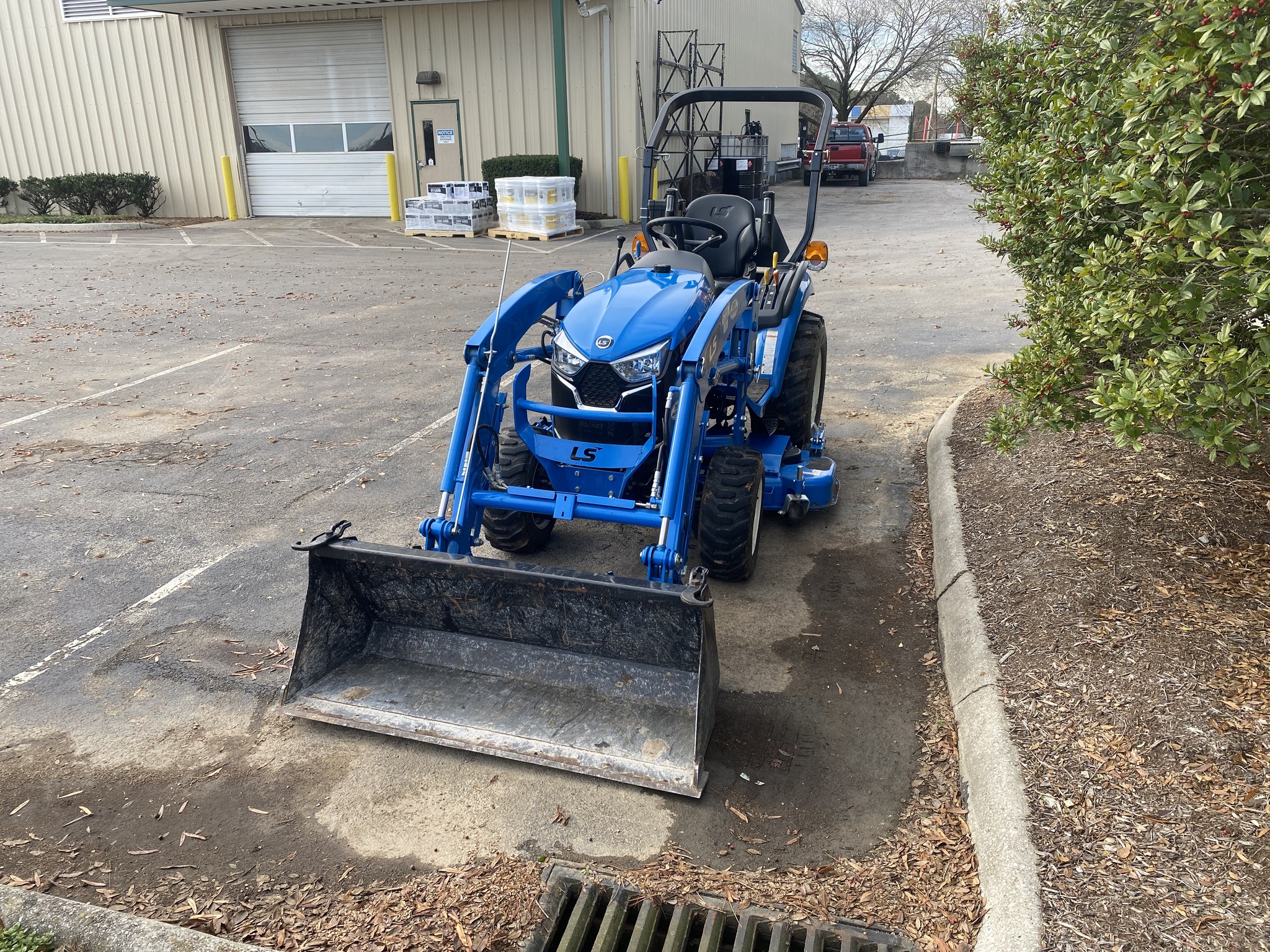 2024 LS MT225SH Image 2