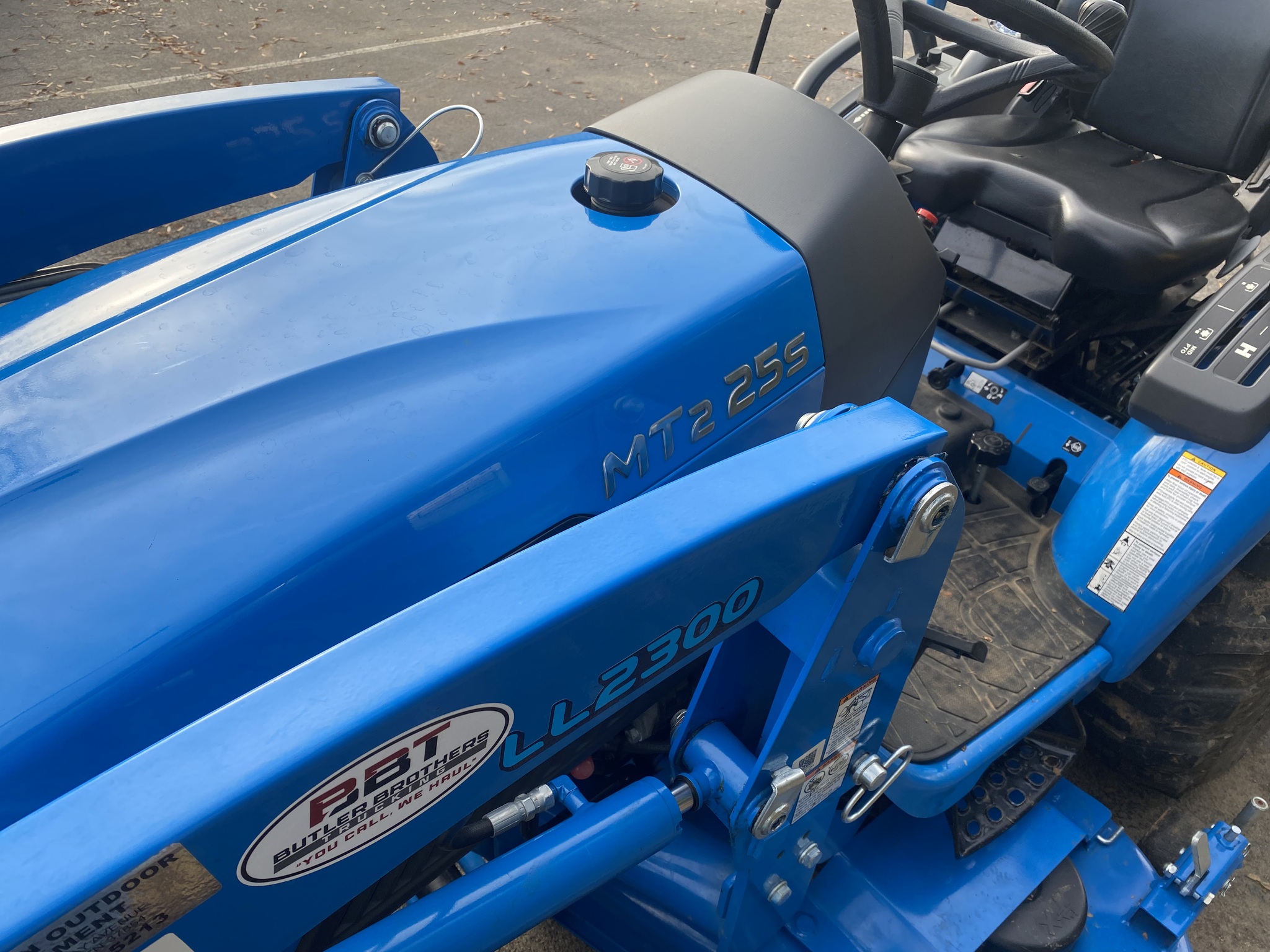 2024 LS MT225SH Image 4