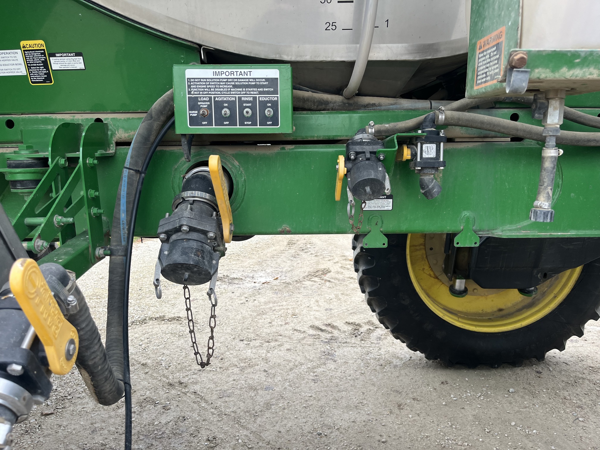 2006 John Deere 4920 Image 11