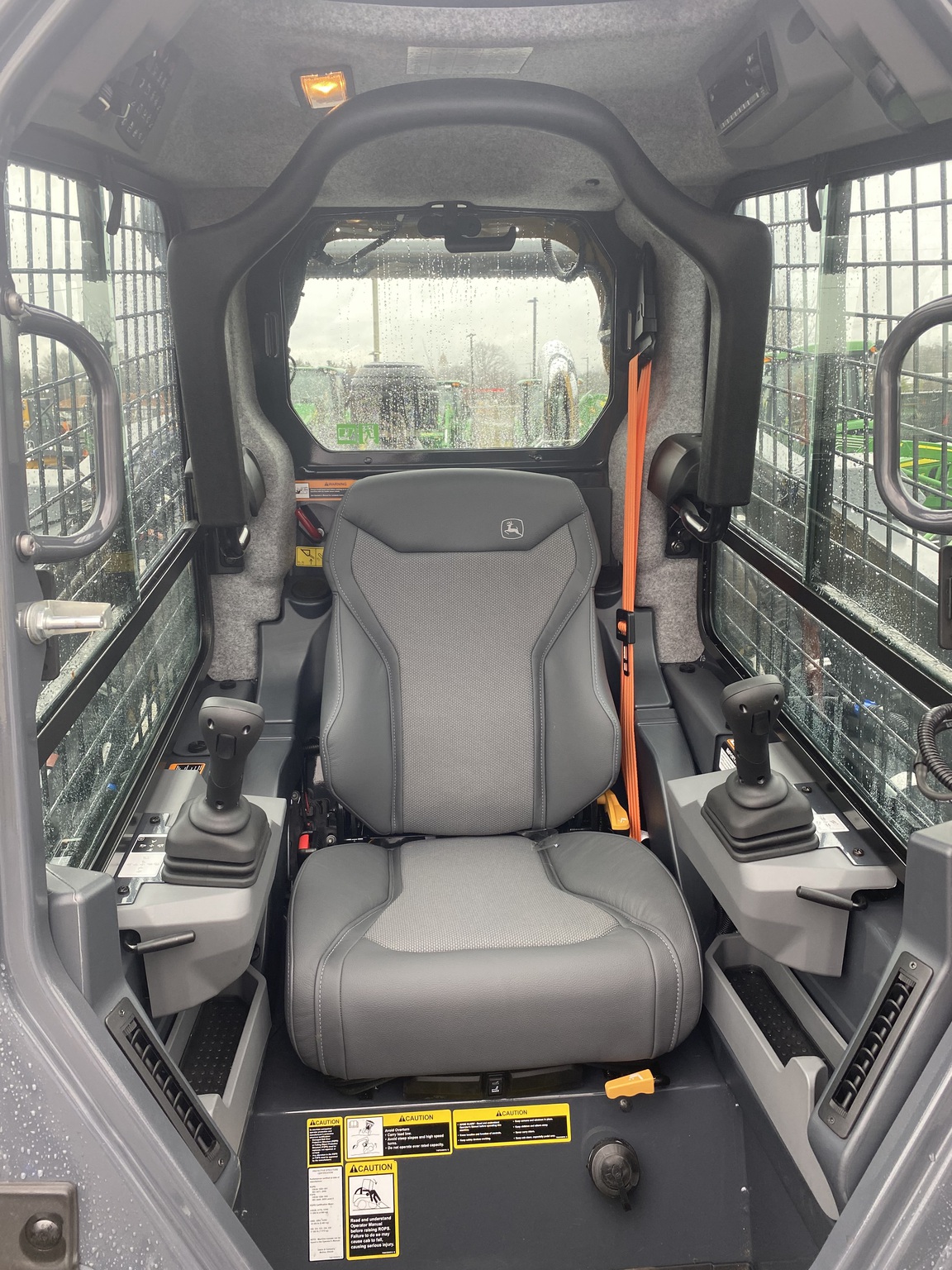 2025 John Deere 335 P Image 3