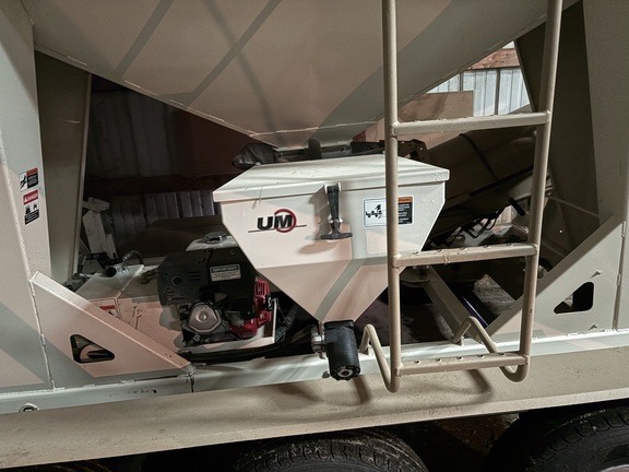 2010 Unverferth 3750 - Photo10