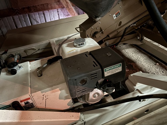 2010 Unverferth 3750 - Photo8