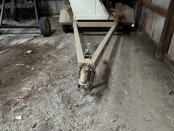 2010 Unverferth 3750 - Photo12