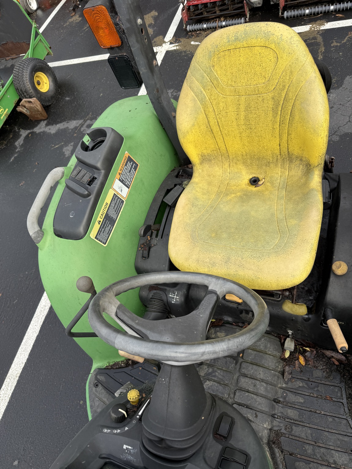 2005 John Deere 4520 Image 10