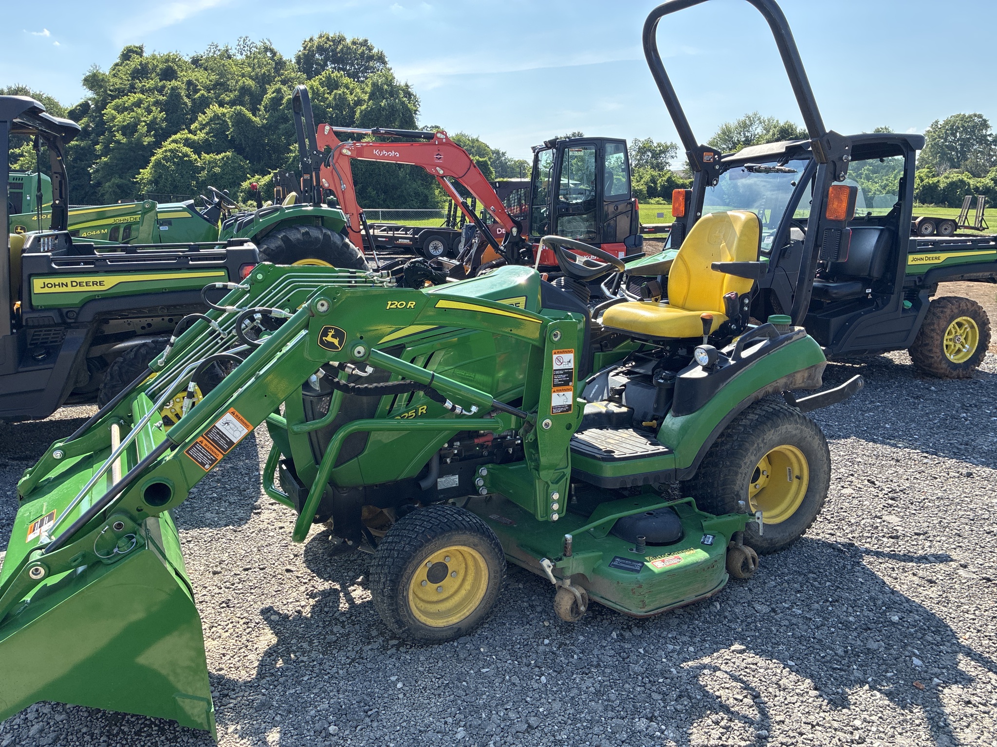 2017 John Deere 1025R