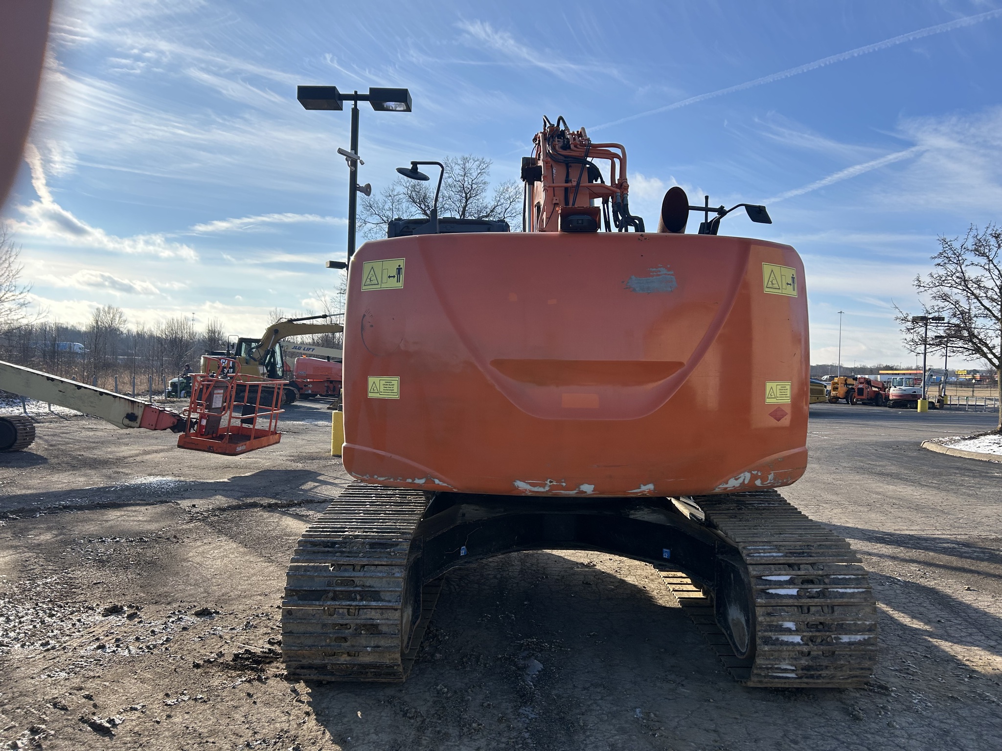 2014 Hitachi ZX225USRLC-5 Image 9