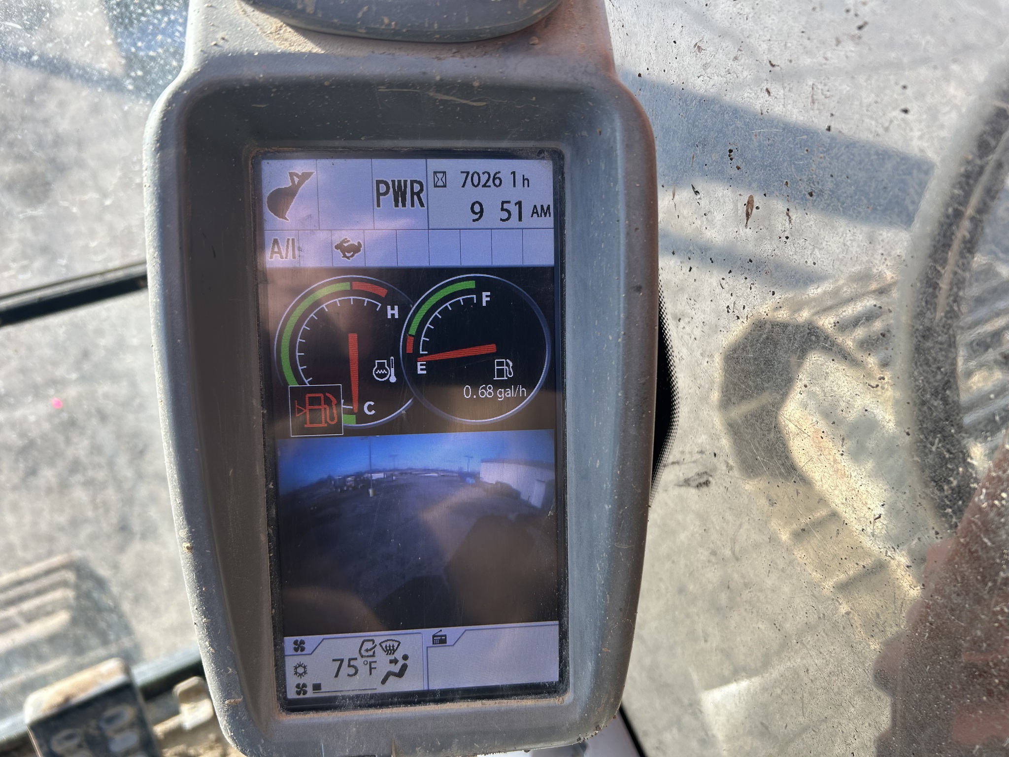 2014 Hitachi ZX225USRLC-5 Image 14