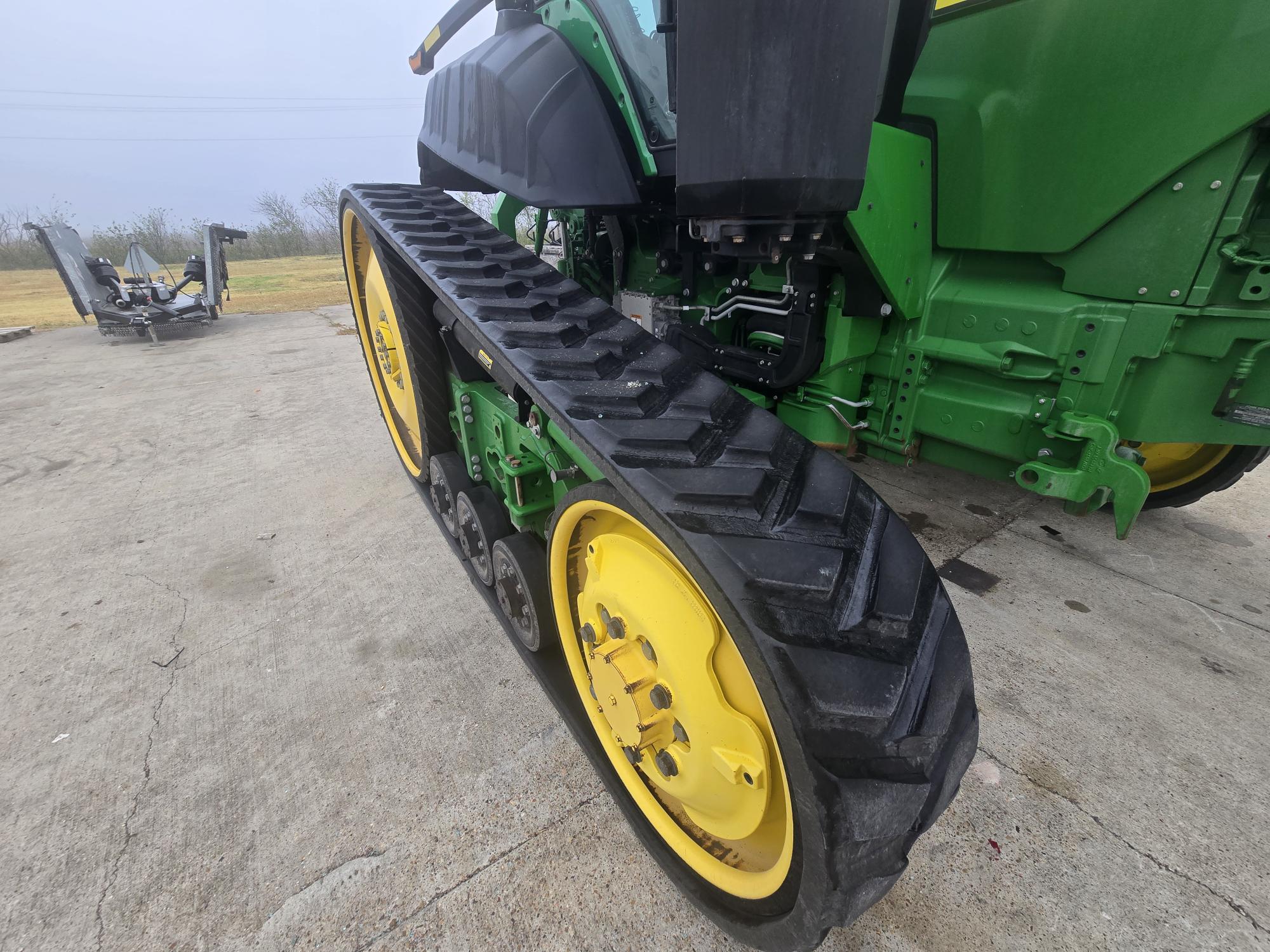 2023 John Deere 8RT 410 Image 2