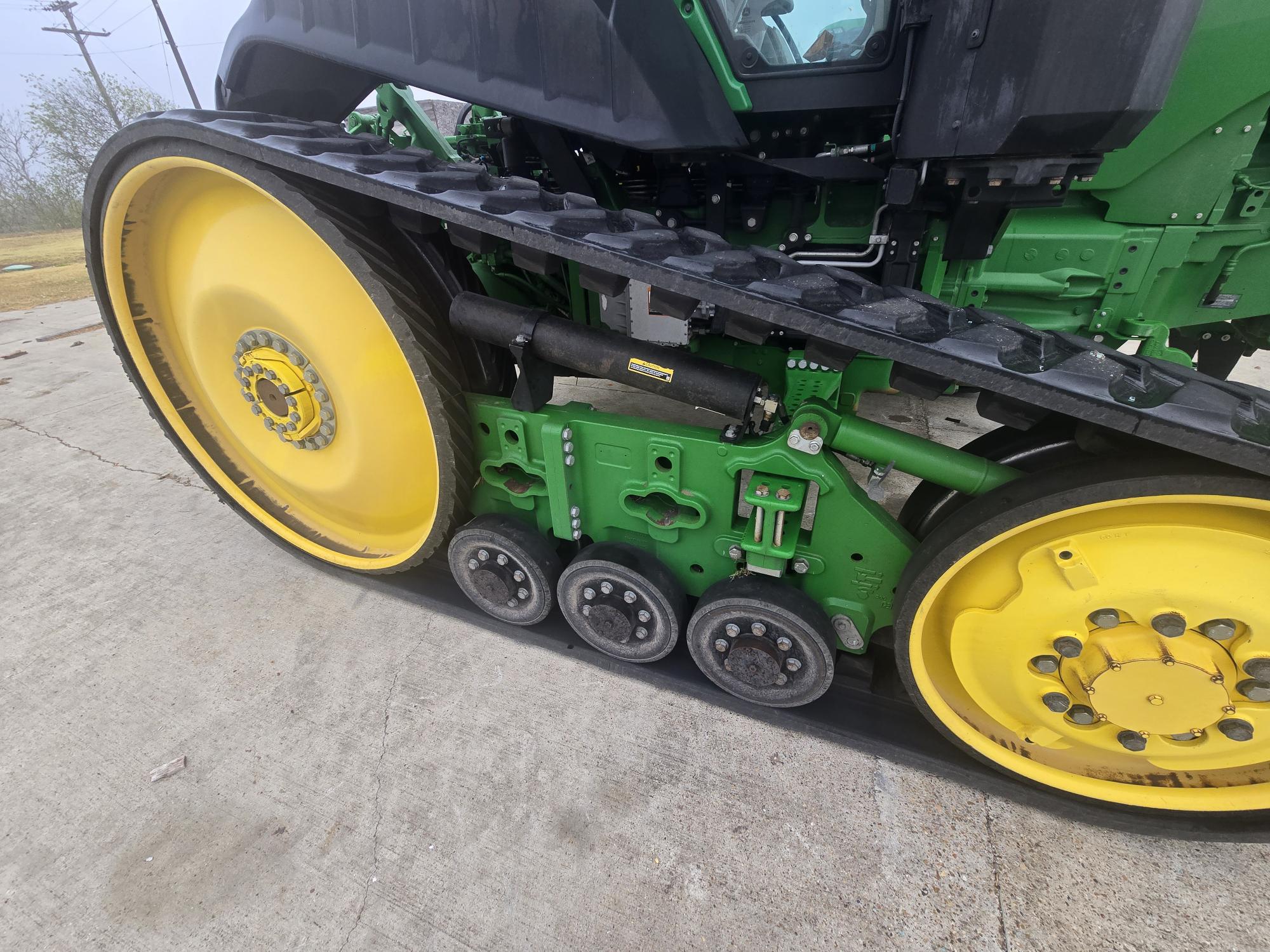 2023 John Deere 8RT 410 Image 4