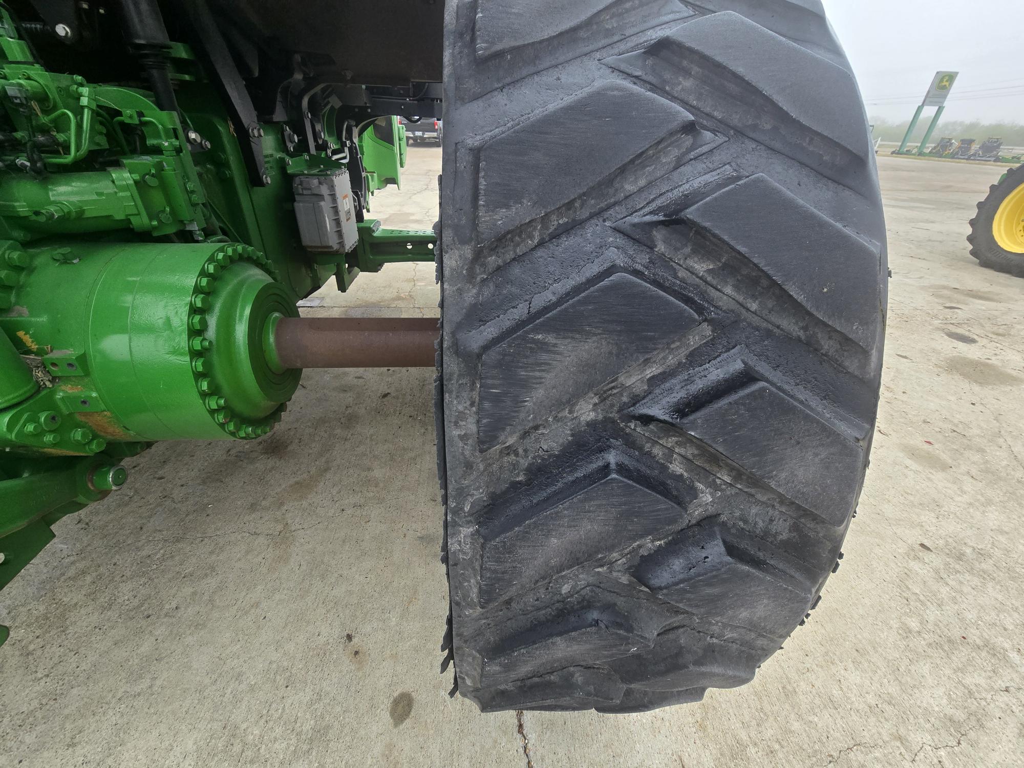 2023 John Deere 8RT 410 Image 6