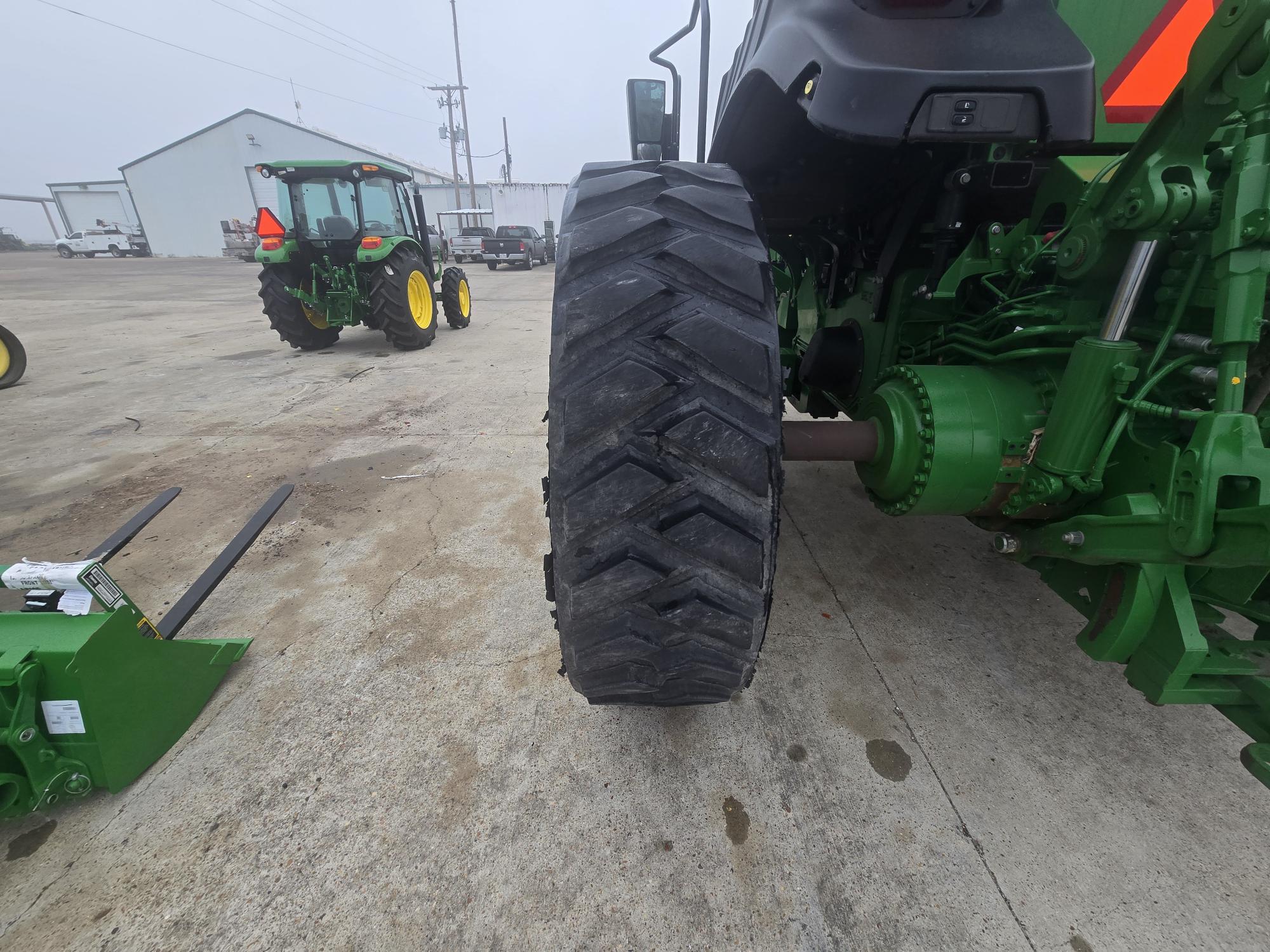 2023 John Deere 8RT 410 Image 9