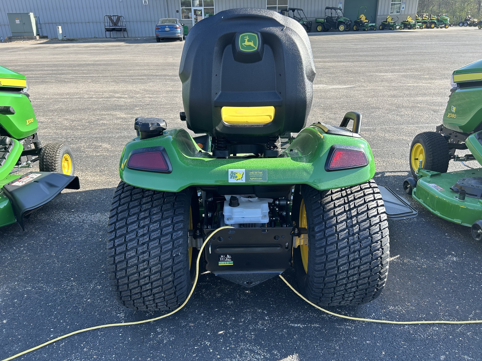 2025 John Deere X570 Image 8