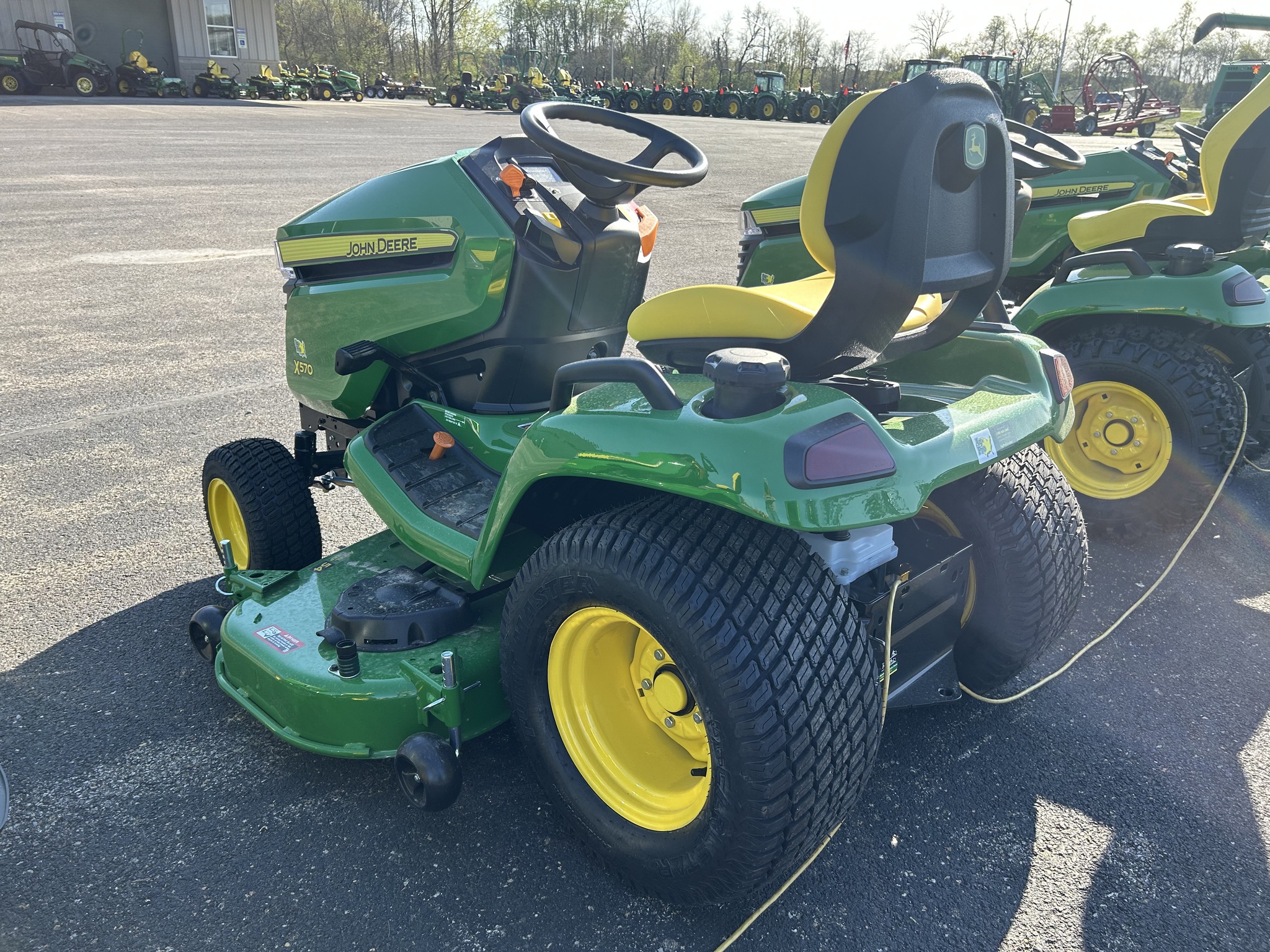 2025 John Deere X570 Image 3