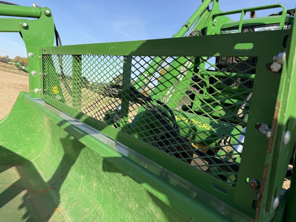 2025 John Deere 6R 155 - Photo30