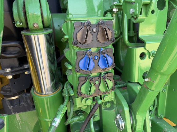 2025 John Deere 6R 155 - Photo34