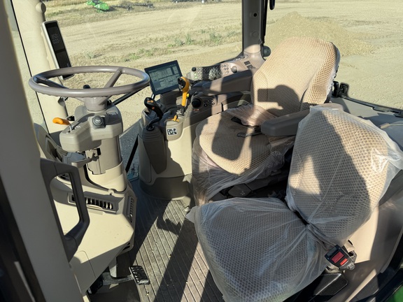 2025 John Deere 6R 155 - Photo37