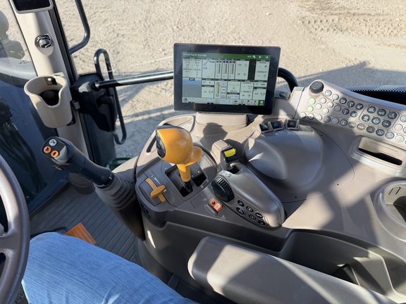 2025 John Deere 6R 155 - Photo41