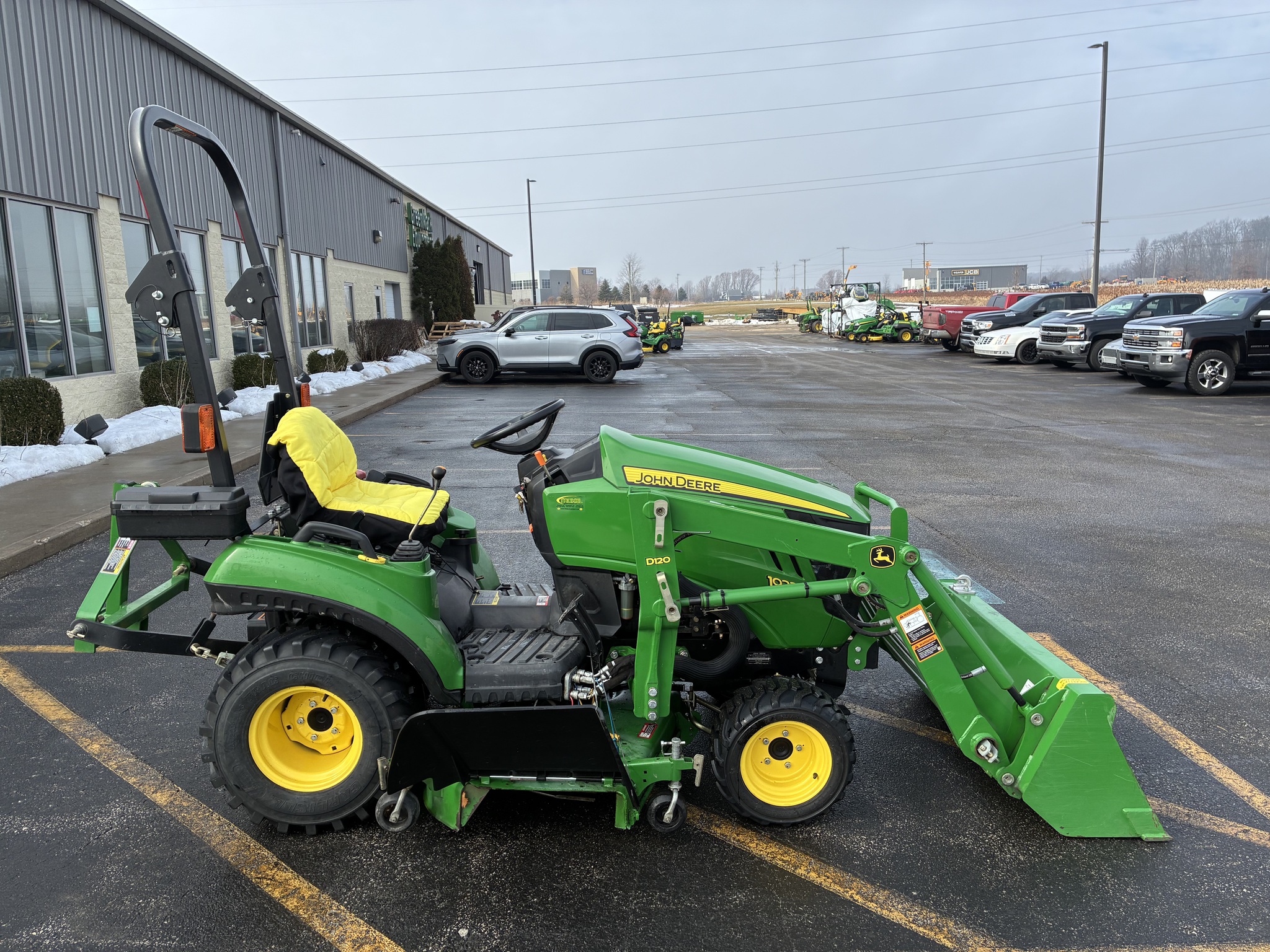 2012 John Deere 1023E Image 2