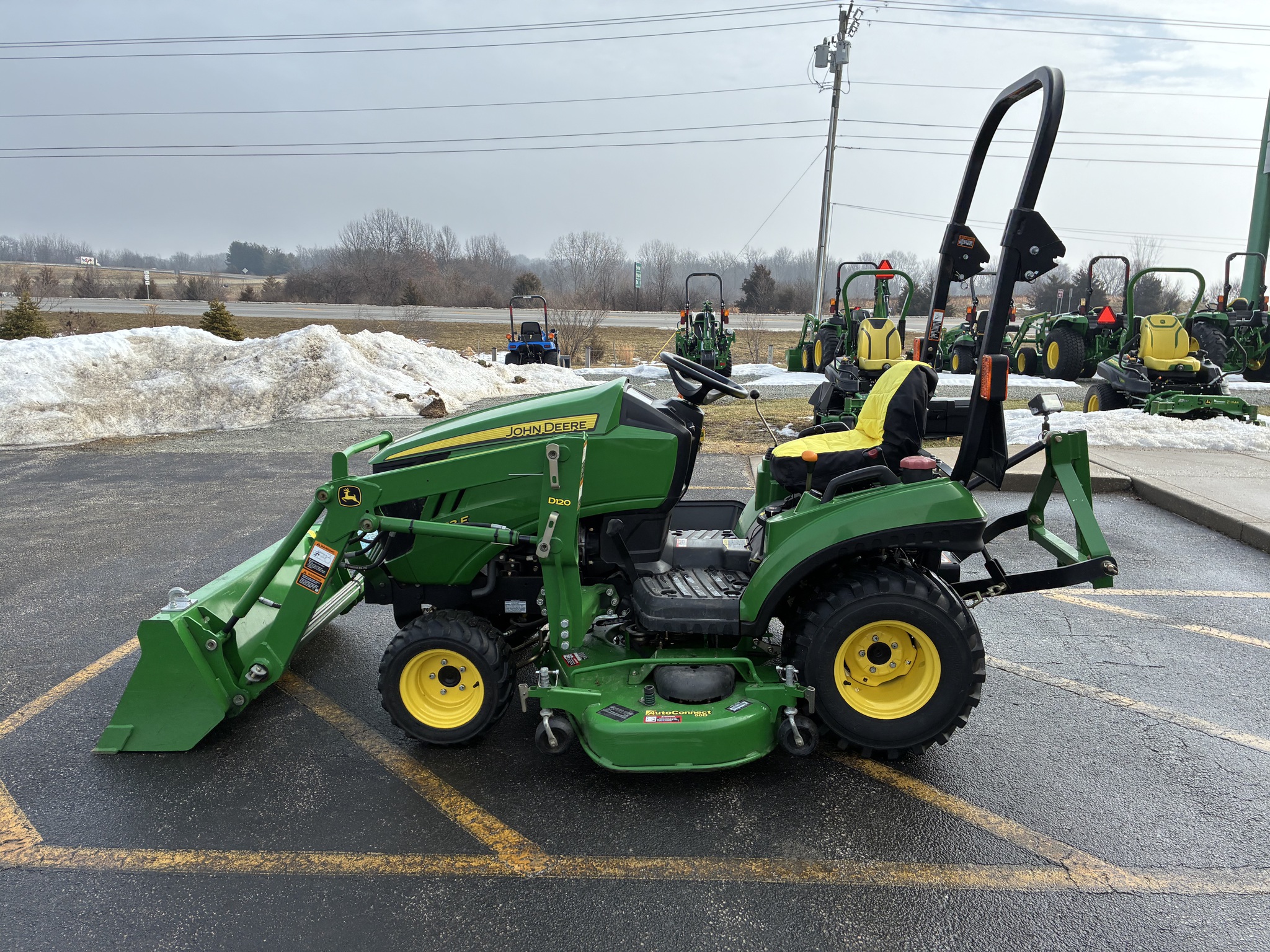 2012 John Deere 1023E Image 6