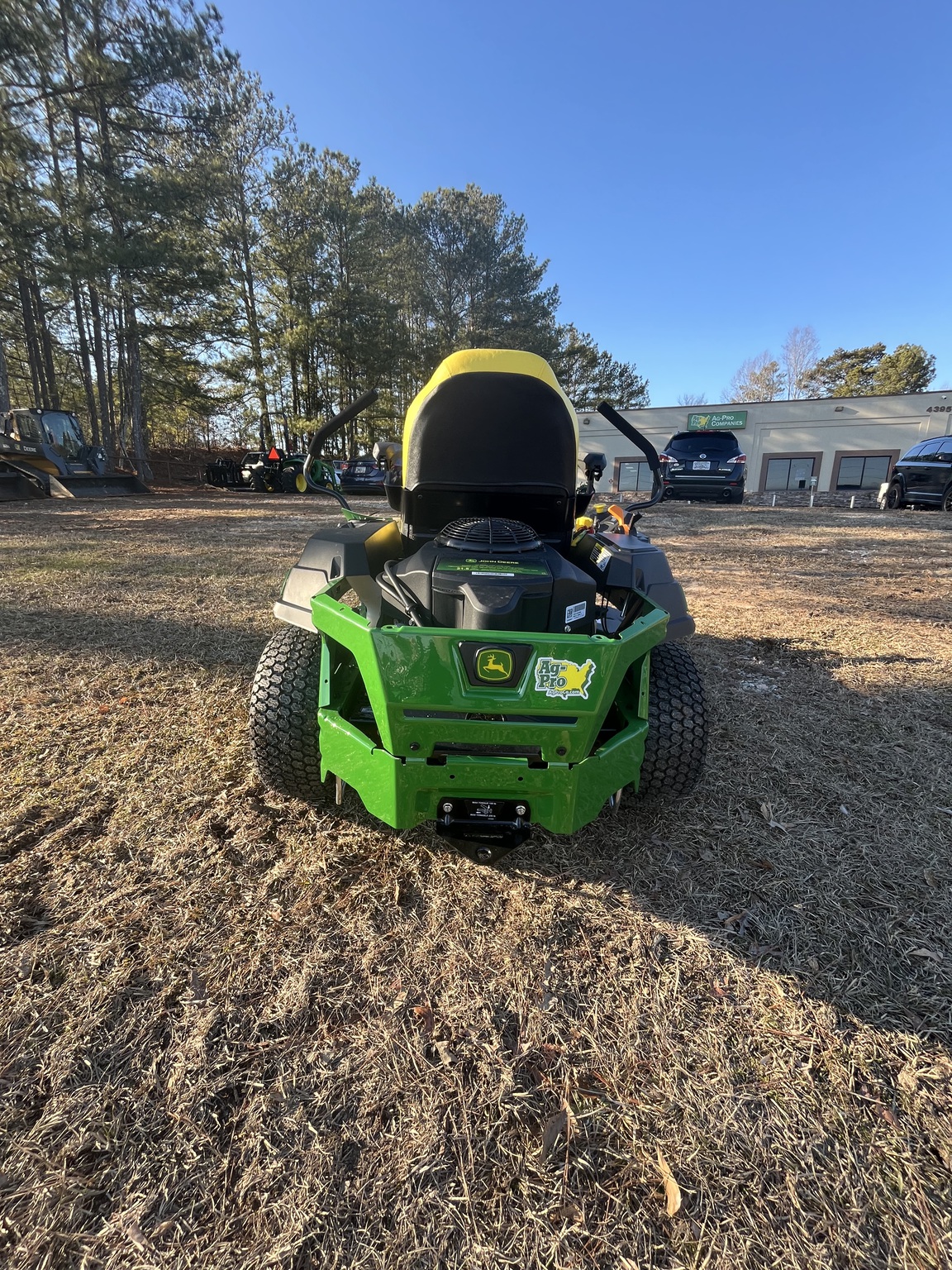 2026 John Deere Z320R Image 7