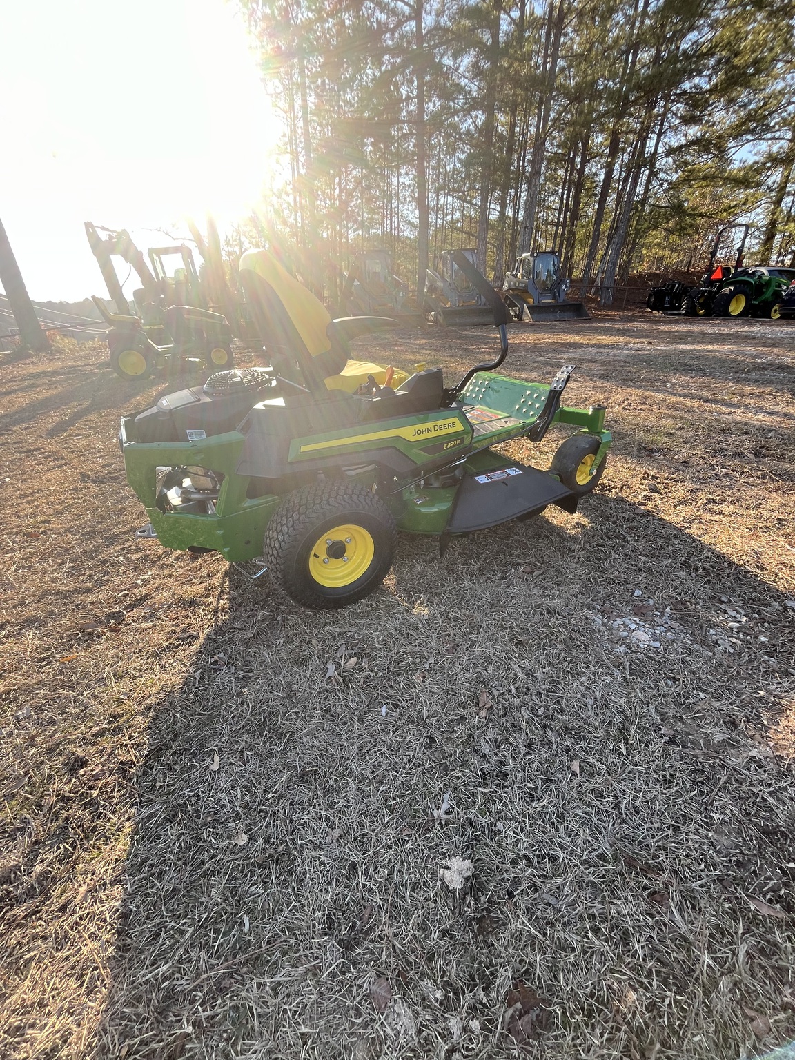 2026 John Deere Z320R Image 6